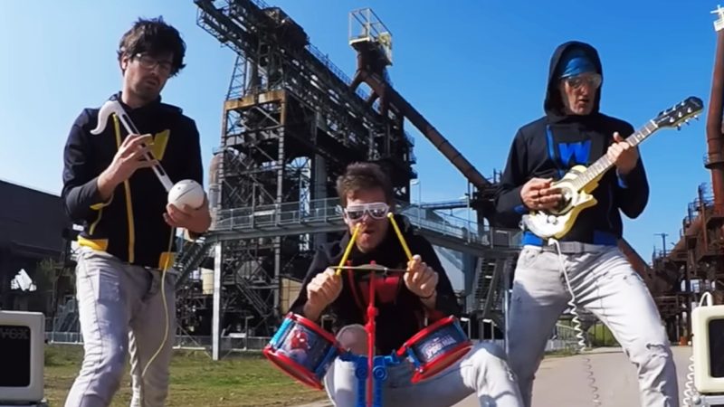 These blokes’ toy instrument cover of ‘Killing in the Name’ is so good it’s going viral again